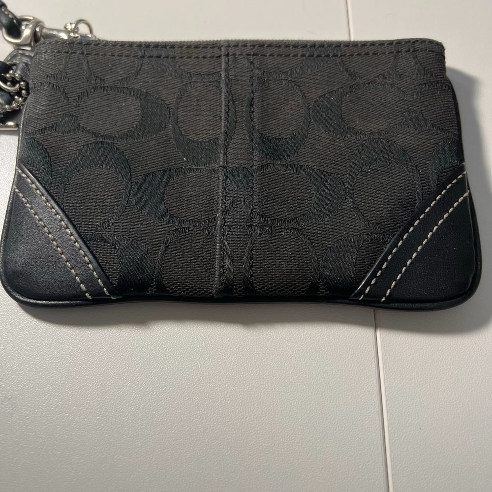 EUC Coach Signature Canvas Logo Zip Closure Wristlet